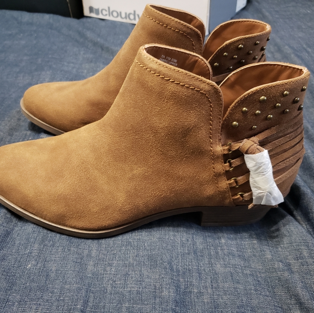 Brand new booti size 11w